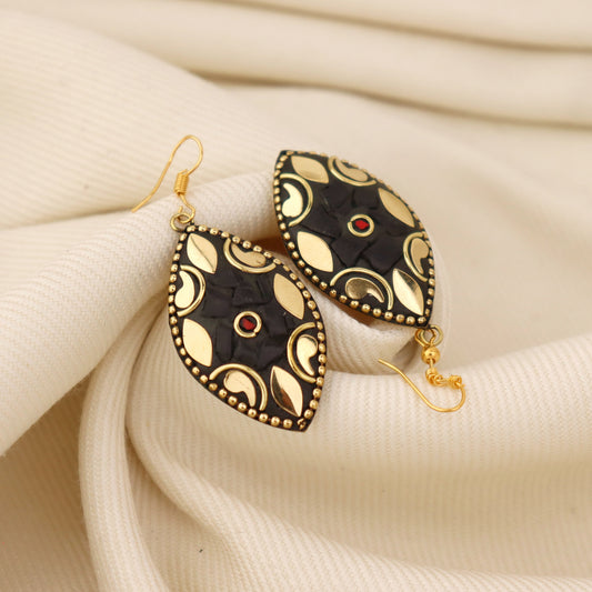 Midnight Luxe Lac Earrings